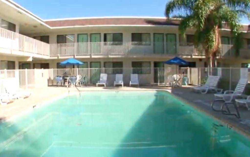 Motel 6-Bakersfield, Ca - Airport Kültér fotó